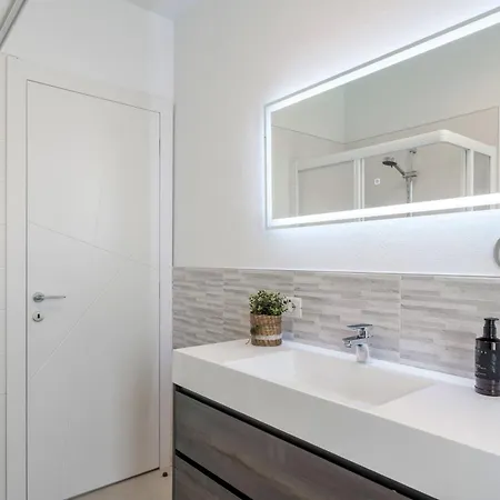 Apartment Emerald - Regarda Travel *