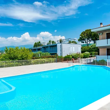 Emerald - Regarda Travel *