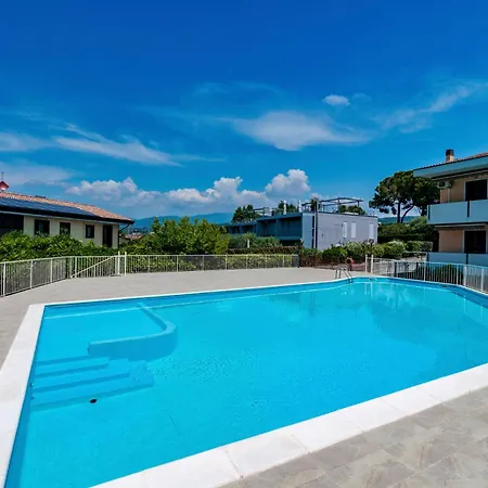 Emerald - Regarda Travel *