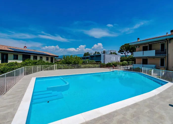 Emerald - Regarda Travel *